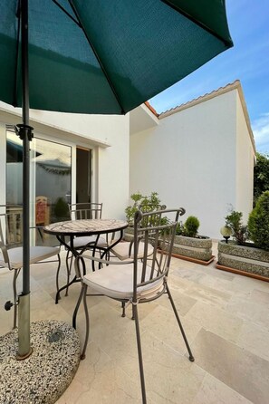 Outdoor dining - Wohnung in Povlja mit privatem Parkplatz by Interhome (Brač/Povlja)