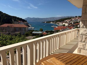 Property grounds - in Povlja mit gemeinschaftlichem Parkplatz by Interhome (Brač/Povlja)
