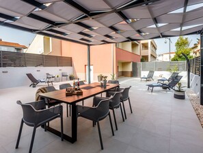 Outdoor dining - "Villa Tango" by Interhome (Trogir/Okrug Donji)