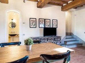 Dining - 'Cypress T4 rota' by Interhome (Reggello)