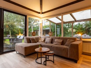 TV - "Ferienhaus mit Jaccuzi" by Interhome (Stavenisse)