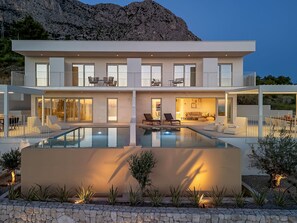 Pool - Villa Ester - Stunning View by Interhome (Podgora)