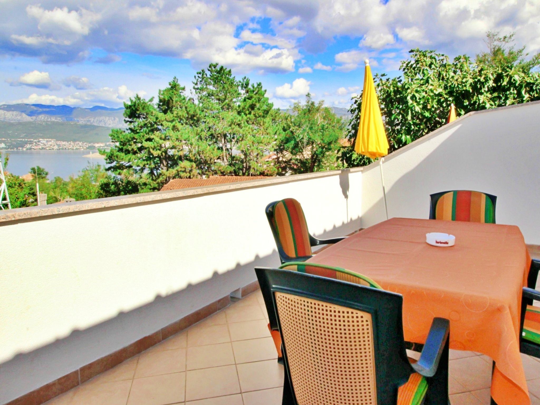 تناول الطعام بالخارج