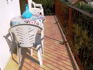 Outdoor dining - Wohnung in Jelsa by Interhome (Hvar/Jelsa)