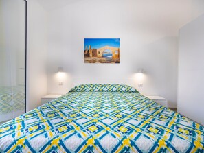 Unclassified image, 5 of 27, button - Wohnung 'O Molu' nur wenige Schritte vom Meer entfernt by Interhome (Avola)