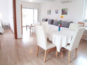 Interior - Helle Wohnung in Selce mit Terrasse by Interhome (Selce)