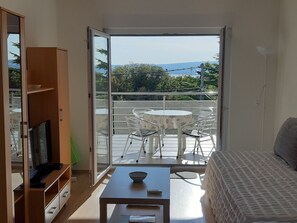 Internet - Helle Wohnung in Selce mit Terrasse by Interhome (Selce)