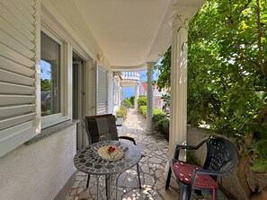 Outdoor dining - Apartment Zlatica by Interhome (Krk/Šilo)