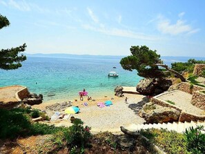 Beach - Charmantes Ferienhaus in Medići mit Privatem Pool by Interhome (Medici)