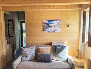 Living area - Chalet 'Casa al Pozzo' mit Bergblick by Interhome (Torre di Santa Maria)