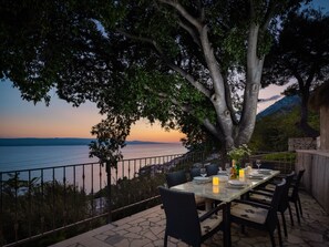 Outdoor dining - Villa Sandra - Privater Pool by Interhome (Medici)