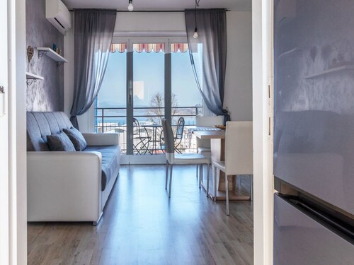 Wohnung 'Il Girasole' Seeblick by Interhome
