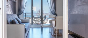 Wohnung 'Il Girasole' Seeblick by Interhome