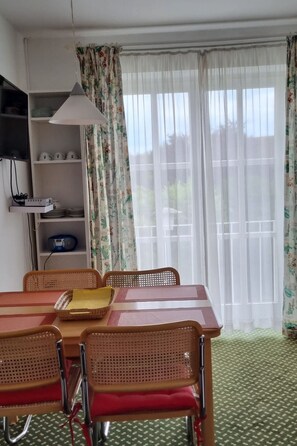 Dining - Appartement in Kellenhusen mit Grill und Garten by Interhome (Kellenhusen)