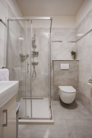 Towels - Luxuriöses Ferienhaus Lucija mit Jacuzzi by Interhome (Dugi Rat)