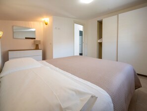 Room - Wohnung 'Villa Stefania by Interhome (Calabernardo)
