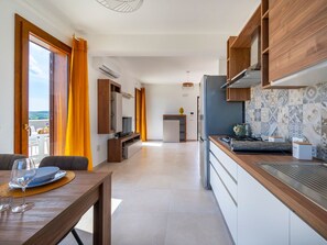 Frigorifero, forno, pentole/stoviglie/utensili