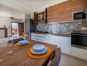 Frigorifero, forno, pentole/stoviglie/utensili