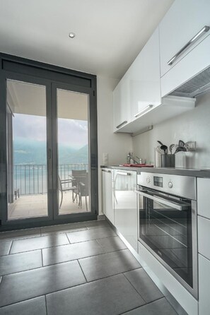 Unclassified image, 5 of 22, button - Apt. "Panoramico" mit bombastischem See- & Bergblick by Interhome (Brissago)