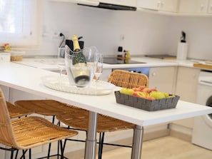 Kühlschrank, Mikrowelle, Ofen, Geschirrspüler