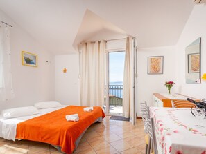 Internet - Wohnung im zweiten Stock mit Balkonen by Interhome (Brela)