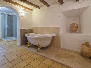 Towels - Masia Can Trabal für 24 Gäste mit privatem Pool in der Nähe von Sitges by Interhome (Olerdola)