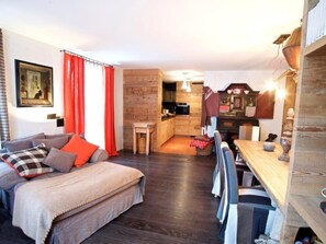 TV, DVD player - CHESA LA POST by Interhome (Samedan)
