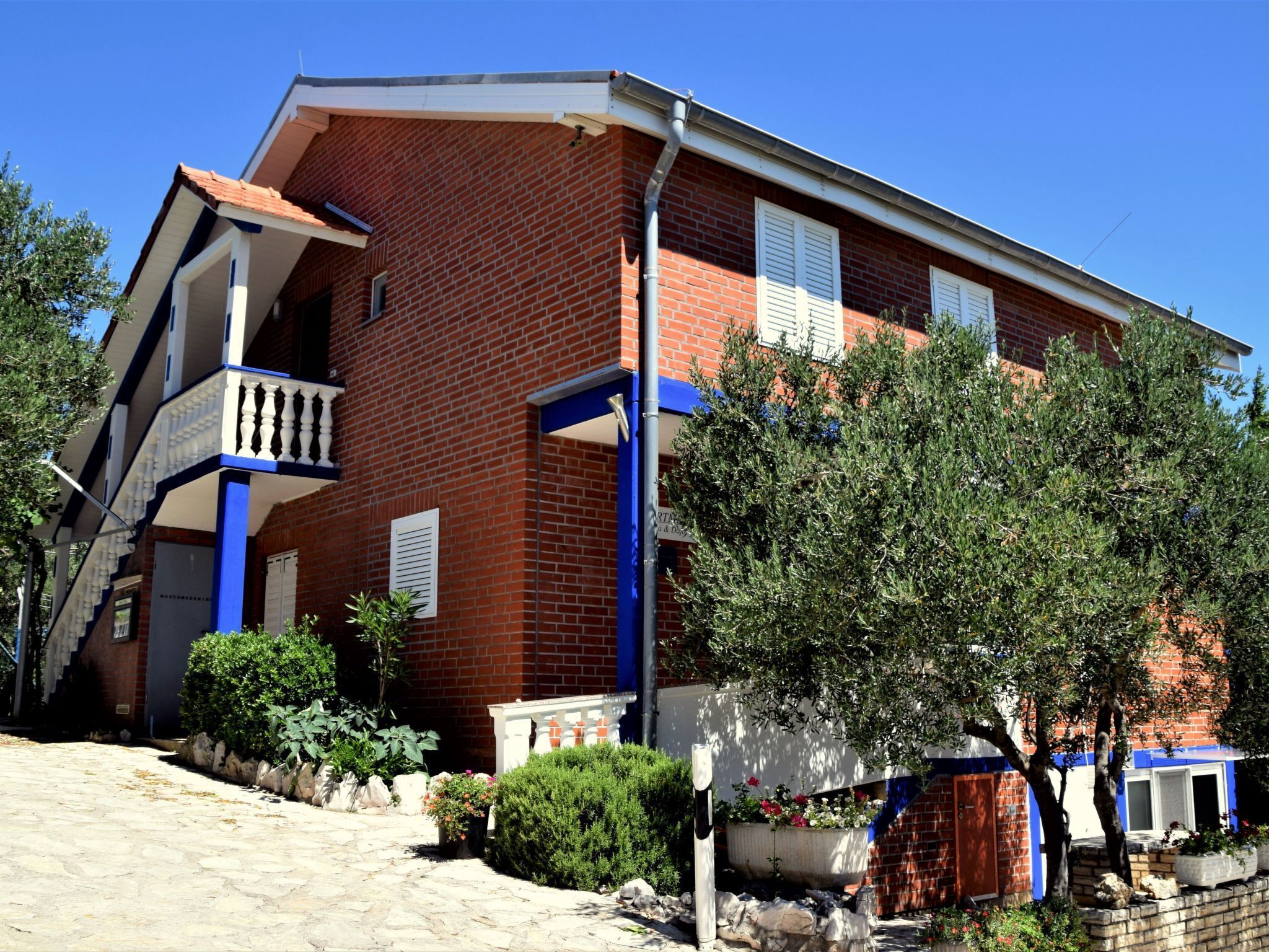 المنشأة من الخارج