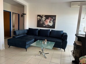 TV, fireplace - für sechs Personen mit Terrasse im Erdgeschoss gelegen by Interhome (Pašman/Neviđane)