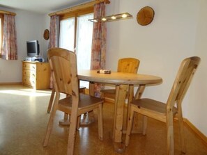 Dining - Crusch 32 by Interhome (Samedan)
