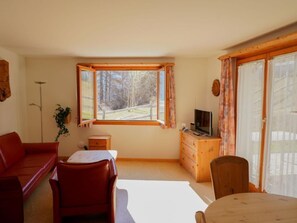 TV - Crusch 32 by Interhome (Samedan)