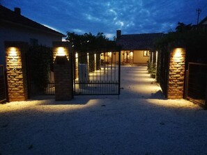 Exterior - Rustica Casa Augustinus mit Pool by Interhome (Debeljak)