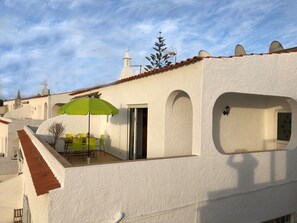 Outdoor dining - CASA MERLIN by Interhome (Carvoeiro)