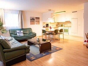 TV - Chesa La Capriola by Interhome (Sils Maria)