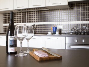 Fridge, microwave, oven, dishwasher - Komfortable Villa Castello - Blick auf Cava d'Ispica by Interhome (Modica)