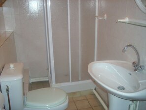 Bathroom - mit Grill und gemeinsamem Pool by Interhome (Saint Sorlin d'Arves)
