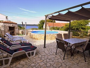 Outdoor dining - in Dobropoljana mit Privatem Pool by Interhome (Pašman/Banj)