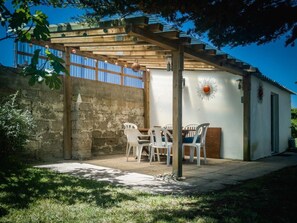Outdoor dining - Maison Rose by Interhome (Quiberon)
