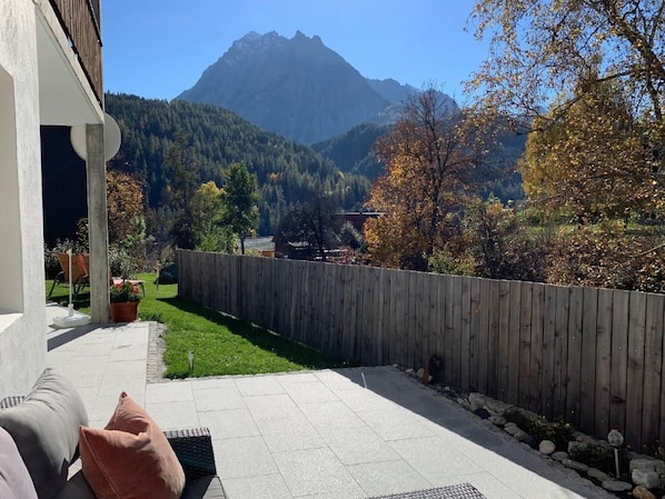 Terrace/patio - Yvonne Mayer by Interhome (Scuol)