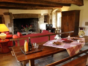 Dining - Idyllischer Landsitz mit Meerblick by Interhome (Plouguerneau)