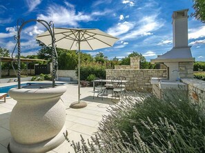 Outdoor dining - Villa Lenka mit Pool by Interhome (Poreč/Heraki)