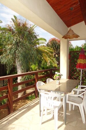 Outdoor dining - La Perla 10 by Interhome (Marina di Modica)