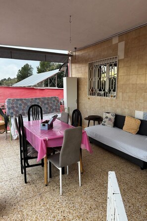 Outdoor dining - Villa Barby mit Pool für 7 Personen by Interhome (Llíria)