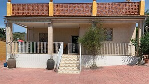 Exterior - Villa Barby mit Pool für 7 Personen by Interhome (Llíria)