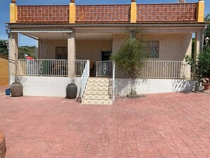 Exterior - Villa Barby mit Pool für 7 Personen by Interhome (Llíria)