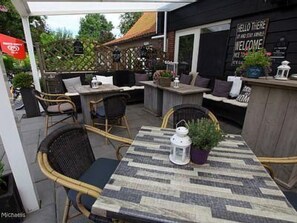 Outdoor dining - Zand en Zon in Stavenisse by Interhome (Stavenisse)