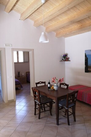Dining - Schöner, neuer und zentraler Bungalow direkt am Sandstrand auf Sizilien by Interhome (Marina di Modica)