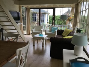 Living area - Seabreeze mit umzäuntem privatem Garten by Interhome (Stavenisse)