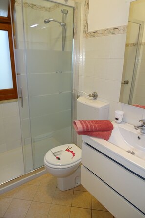 Bathroom - mit grosser Terrasse direkt am Meer by Interhome (Marina di Modica)