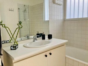 Towels - 35 Quadratmeter großes Studio neben dem Place Vendôme by Interhome (Paris)